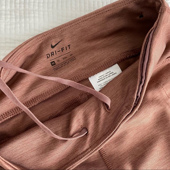 ☀️ SUMMER CLEARANCE ☀️ Nike | Dry-Fit Leggings | Sz XS - Picture 4 of 5